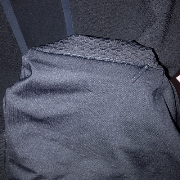 Athleta Workout Top🌀 - Picture 4 of 10